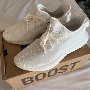 Yeezy Boost 350 V2 Triple White